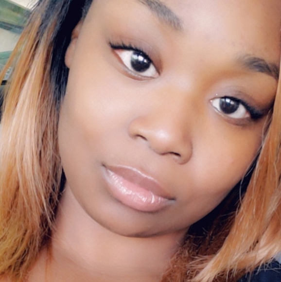 Meet your Posher, Naomi - Picture 1 of 1